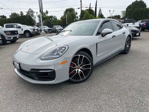 Used 2022 Porsche Panamera 4S image 3