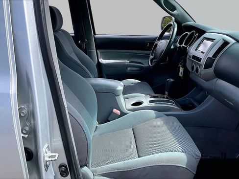 Used 2006 Toyota Tacoma PreRunner w/ TRD Sport Pkg #1 RWD image 8