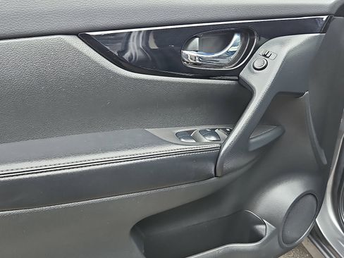 Certified 2021 Nissan Rogue Sport SV image 10