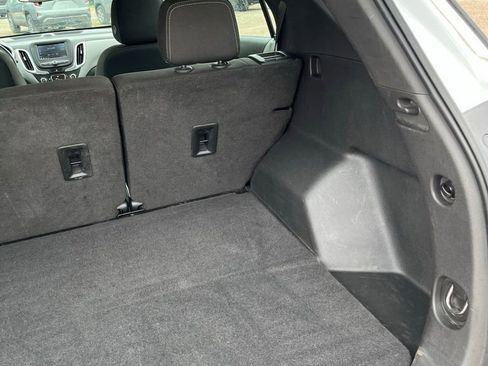 Used 2021 Chevrolet Equinox LS image 24