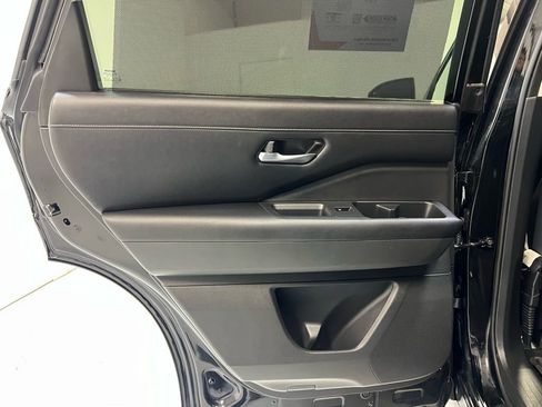 Used 2023 Nissan Pathfinder SL image 26