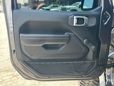 Used 2021 Jeep Gladiator Sport AWD/4WD image 11