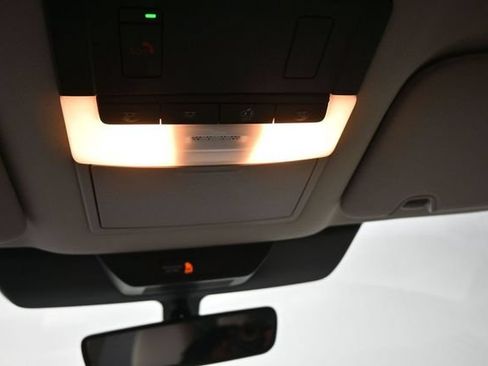 Used 2025 Nissan Pathfinder SL FWD image 49