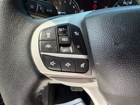 Used 2022 Ford Explorer XLT w/ Equipment Group 202A AWD/4WD image 15