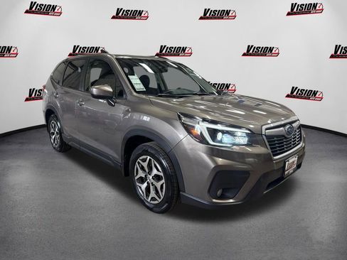 Used 2021 Subaru Forester Premium image 3