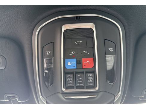 New 2026 Jeep Cherokee Overland w/ Trailer Tow Group AWD/4WD image 16