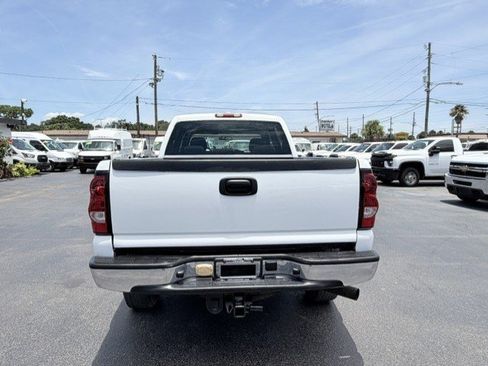 Used 2006 Chevrolet Silverado 2500 W/T w/ Heavy-Duty Power Package RWD image 6