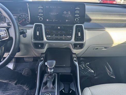 Used 2021 Kia Sorento S w/ Panoramic Sunroof Package image 17