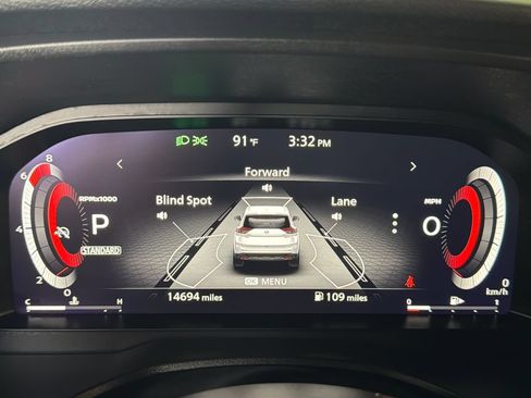 Used 2024 Nissan Rogue SL FWD image 23