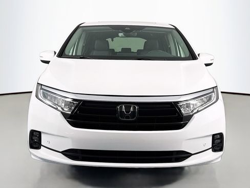 Certified 2024 Honda Odyssey Touring image 2
