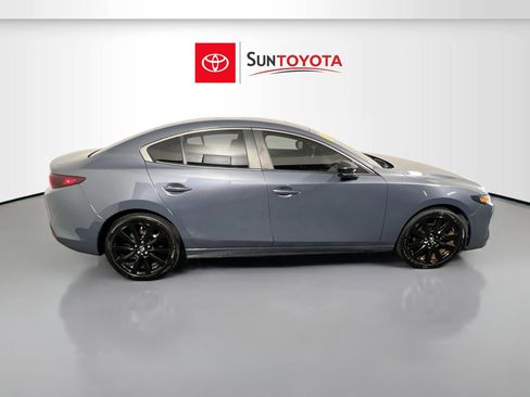 Used 2022 MAZDA MAZDA3 s image 2