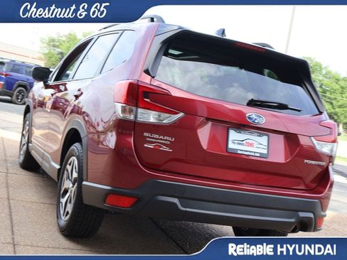 Used 2024 Subaru Forester Premium AWD/4WD image 4