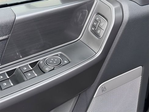 New 2025 Ford F150 Lariat w/ Equipment Group 501A Mid image 28