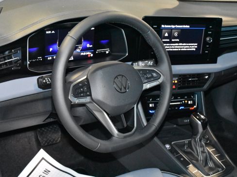 New 2026 Volkswagen Jetta SE FWD image 2
