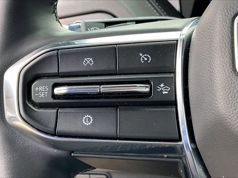 Used 2025 GMC Yukon XL Denali image 22