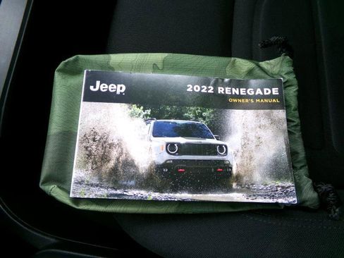 Used 2022 Jeep Renegade Latitude w/ Convenience Group image 22
