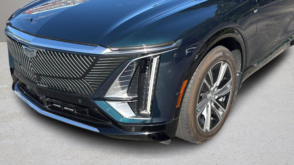 Certified 2024 Cadillac Lyriq Luxury w/ LPO, Floor Liner Package AWD/4WD image 9