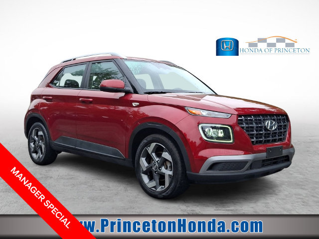 Used 2024 Hyundai Venue Limited FWD image 1