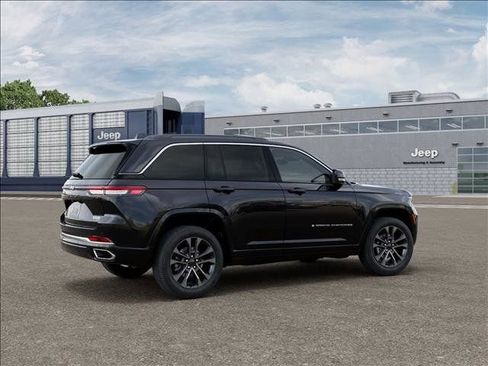 New 2025 Jeep Grand Cherokee Overland w/ Luxury Tech Group IV AWD/4WD image 4