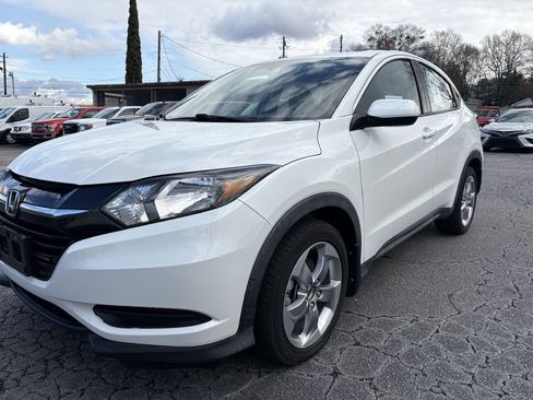 Used 2017 Honda HR-V LX image 1