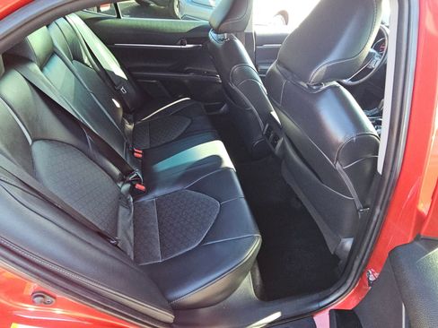 Used 2019 Toyota Camry XSE image 21