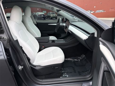 Used 2023 Tesla Model Y Performance AWD/4WD image 15