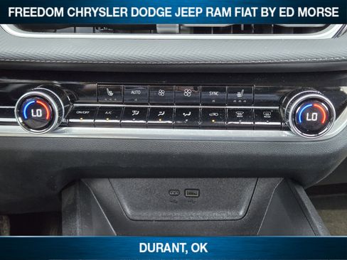 Used 2025 Chevrolet Equinox LT w/ Convenience Package II image 13