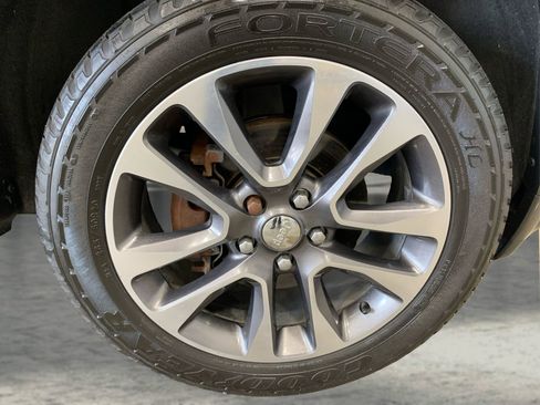 Used 2018 Jeep Grand Cherokee Overland image 23