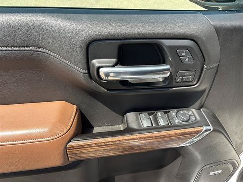 Used 2019 Chevrolet Silverado 1500 High Country w/ High Country Premium Package AWD/4WD image 14