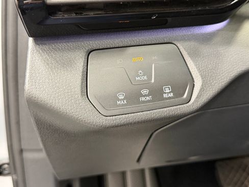 Used 2022 Volkswagen ID.4 Pro AWD/4WD image 40