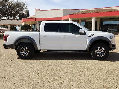 Used 2017 Ford F150 Raptor w/ Equipment Group 802A Luxury image 5