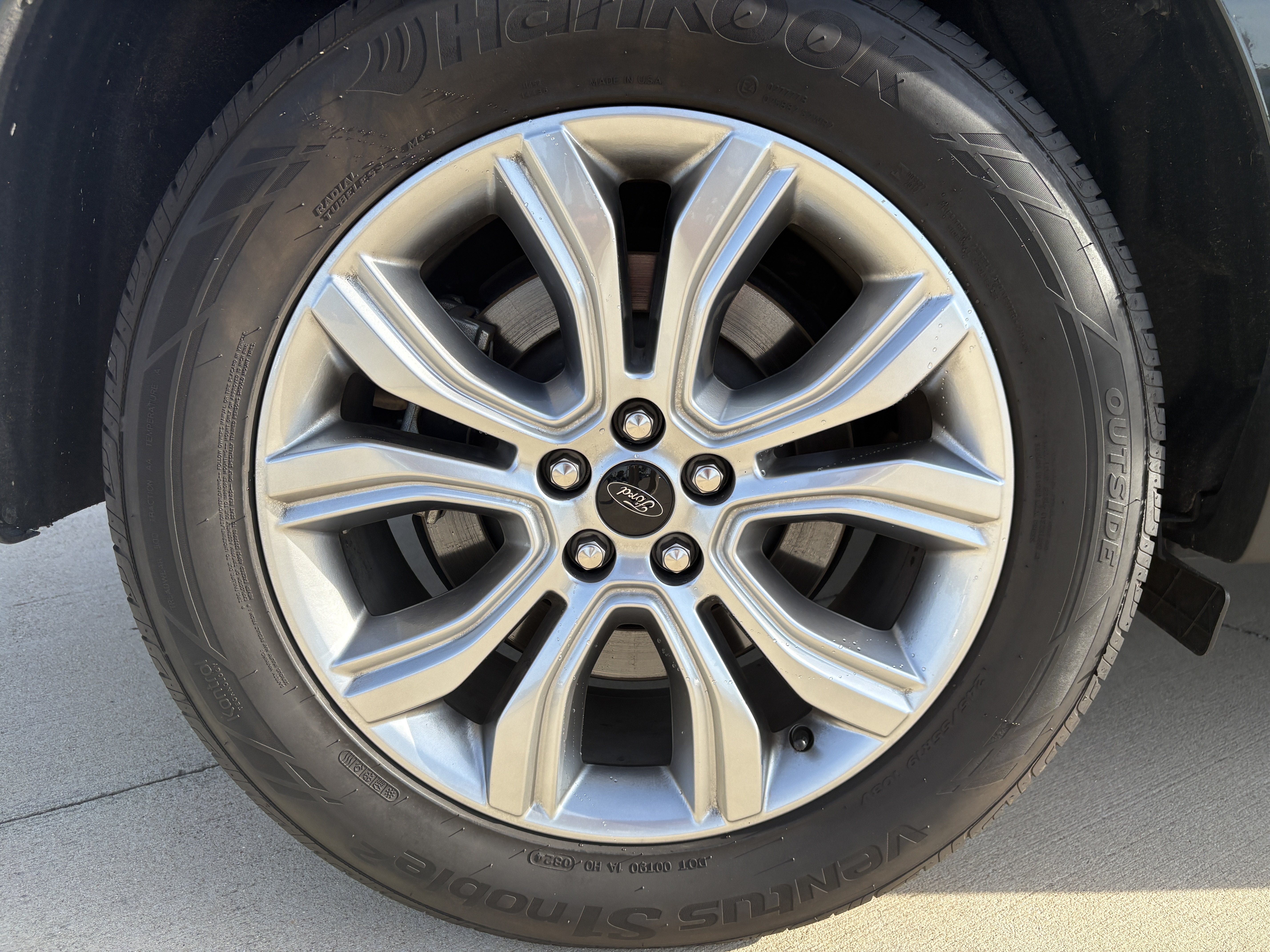 Used 2024 Ford Edge Titanium AWD/4WD image 18