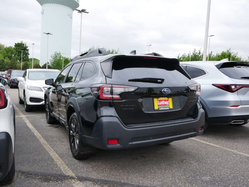 Used 2024 Subaru Outback Onyx Edition AWD/4WD image 3
