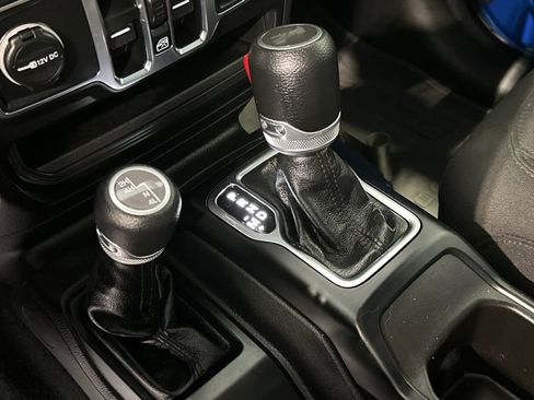 Used 2023 Jeep Wrangler Unlimited Sport AWD/4WD image 29