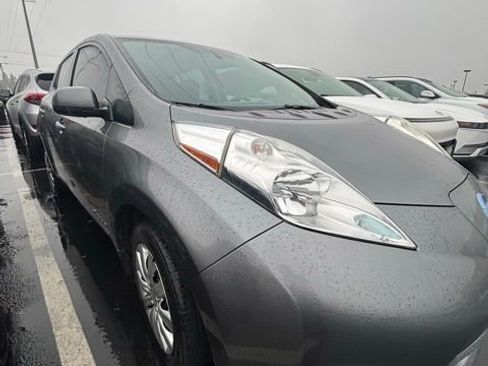 Used 2015 Nissan Leaf S image 3