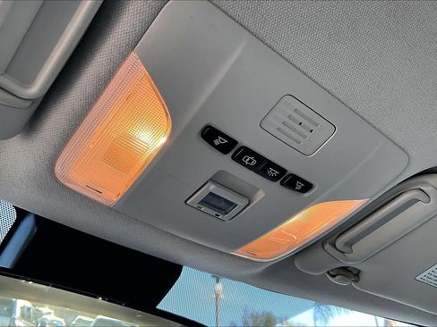 Used 2021 Toyota Corolla LE image 33