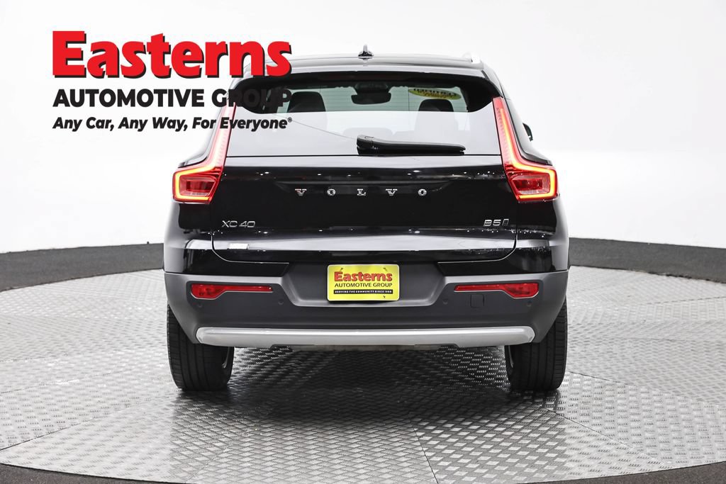 Used 2023 Volvo XC40 B5 Plus AWD/4WD image 8