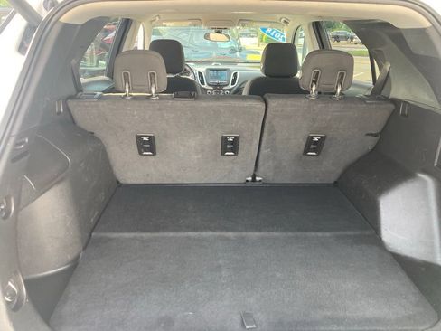Used 2018 Chevrolet Equinox LT FWD image 18