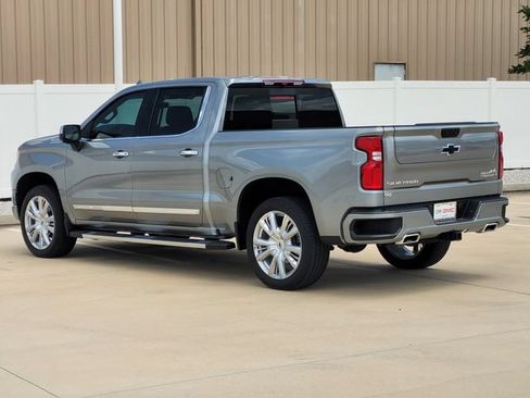 Used 2025 Chevrolet Silverado 1500 High Country AWD/4WD image 6