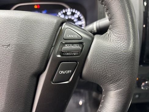 Used 2024 Nissan Frontier SL image 13