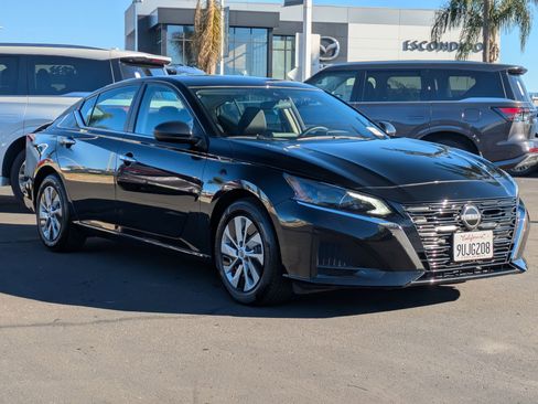 Certified 2025 Nissan Altima 2.5 S image 2