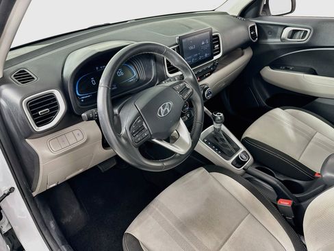 Used 2023 Hyundai Venue SEL FWD image 9
