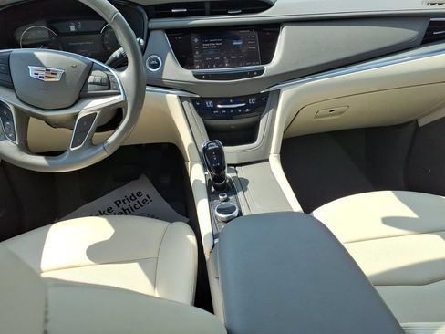 Used 2024 Cadillac XT5 Premium Luxury w/ LPO, Floor Liner Package AWD/4WD image 10