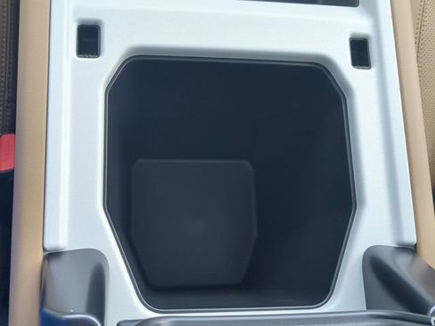 New 2026 Land Rover Defender 110 X-Dynamic SE AWD/4WD image 24