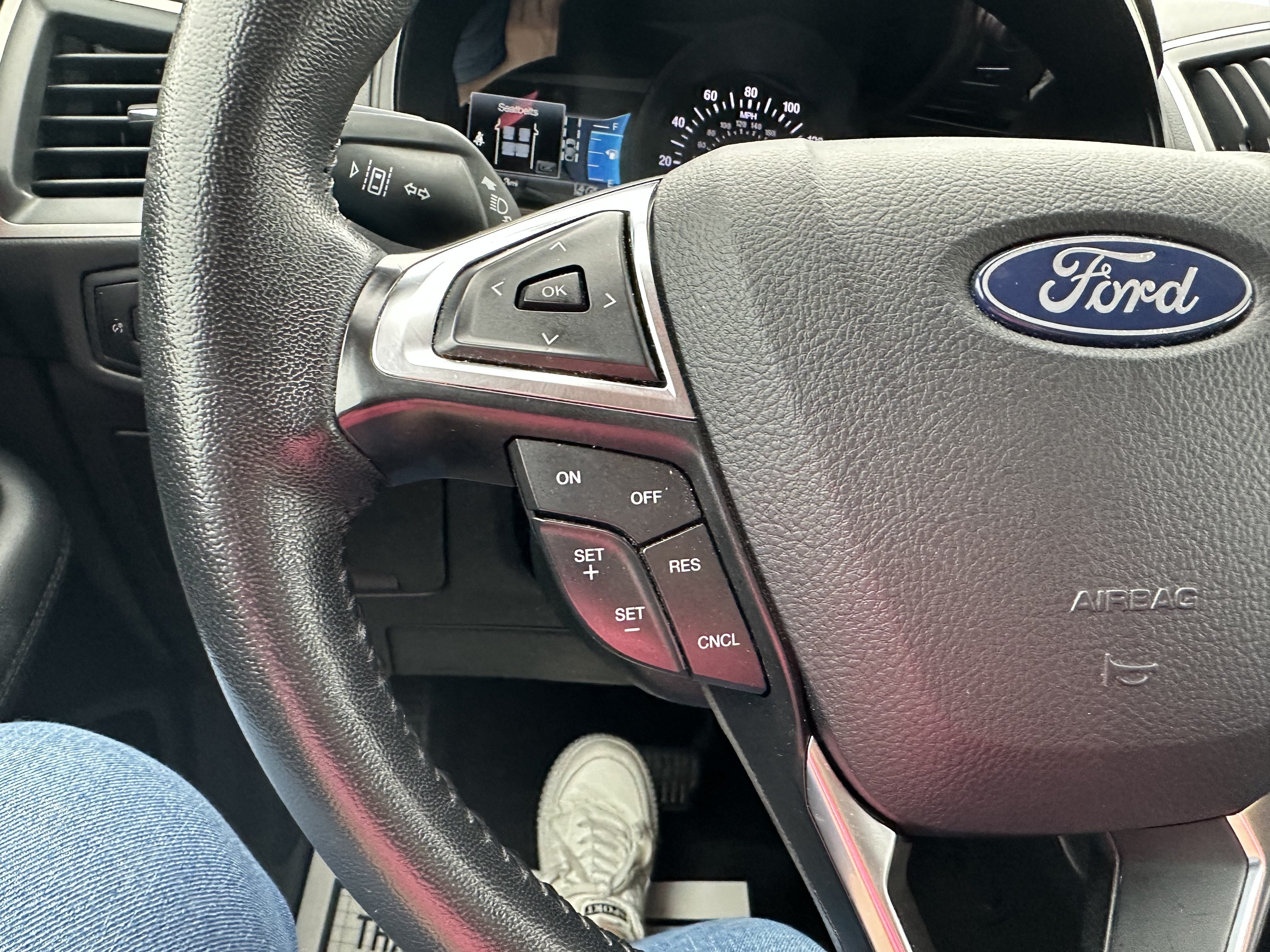 Used 2024 Ford Edge SEL AWD/4WD image 16