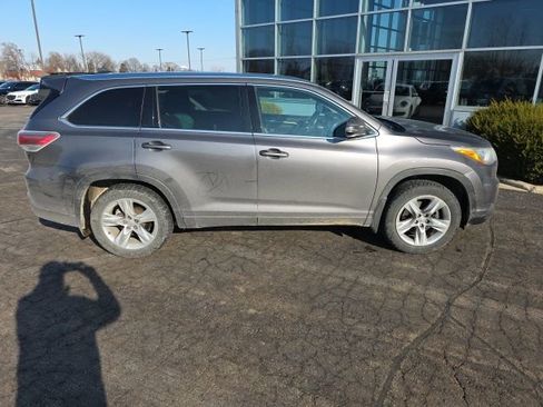 Used 2015 Toyota Highlander Limited Platinum image 10