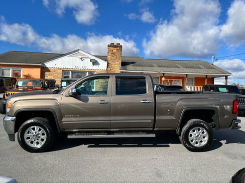 Used 2015 GMC Sierra 2500 SLT w/ Suspension Package, Off-Road image 8