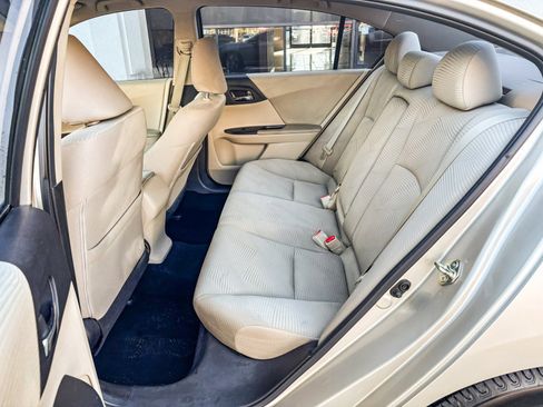 Used 2017 Honda Accord LX image 21