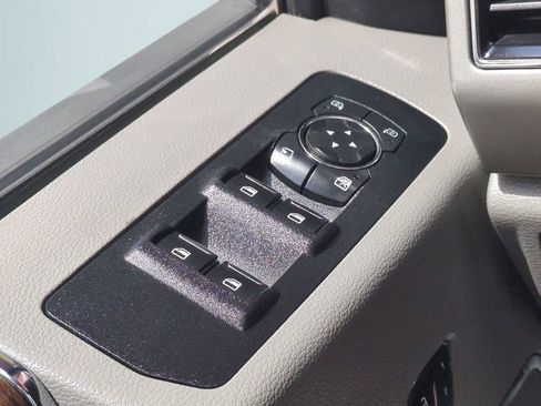 Used 2018 Ford F150 Lariat RWD image 30