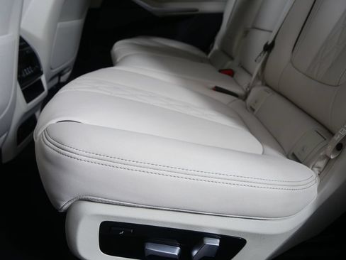 Certified 2026 BMW X7 xDrive40i AWD/4WD image 14